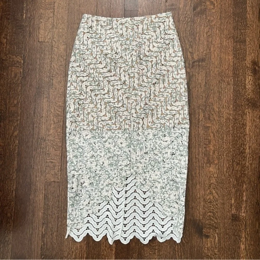 Elliatt Lace Midi Skirt Size Medium White Green Scalloped Hem Romantic